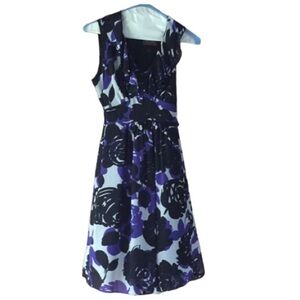 WOMENS MIDLEGNTH BUSINESS CASUAL DRESS BLACK WHITE PURPLE FLORAL DESIGN SIZE 0